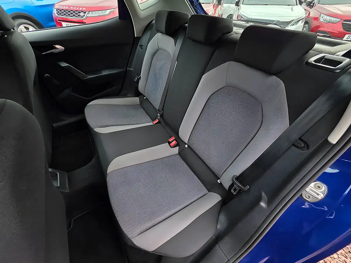 Used 2019 SEAT Ibiza Se Technology Blue - Interior and Exterior details 12