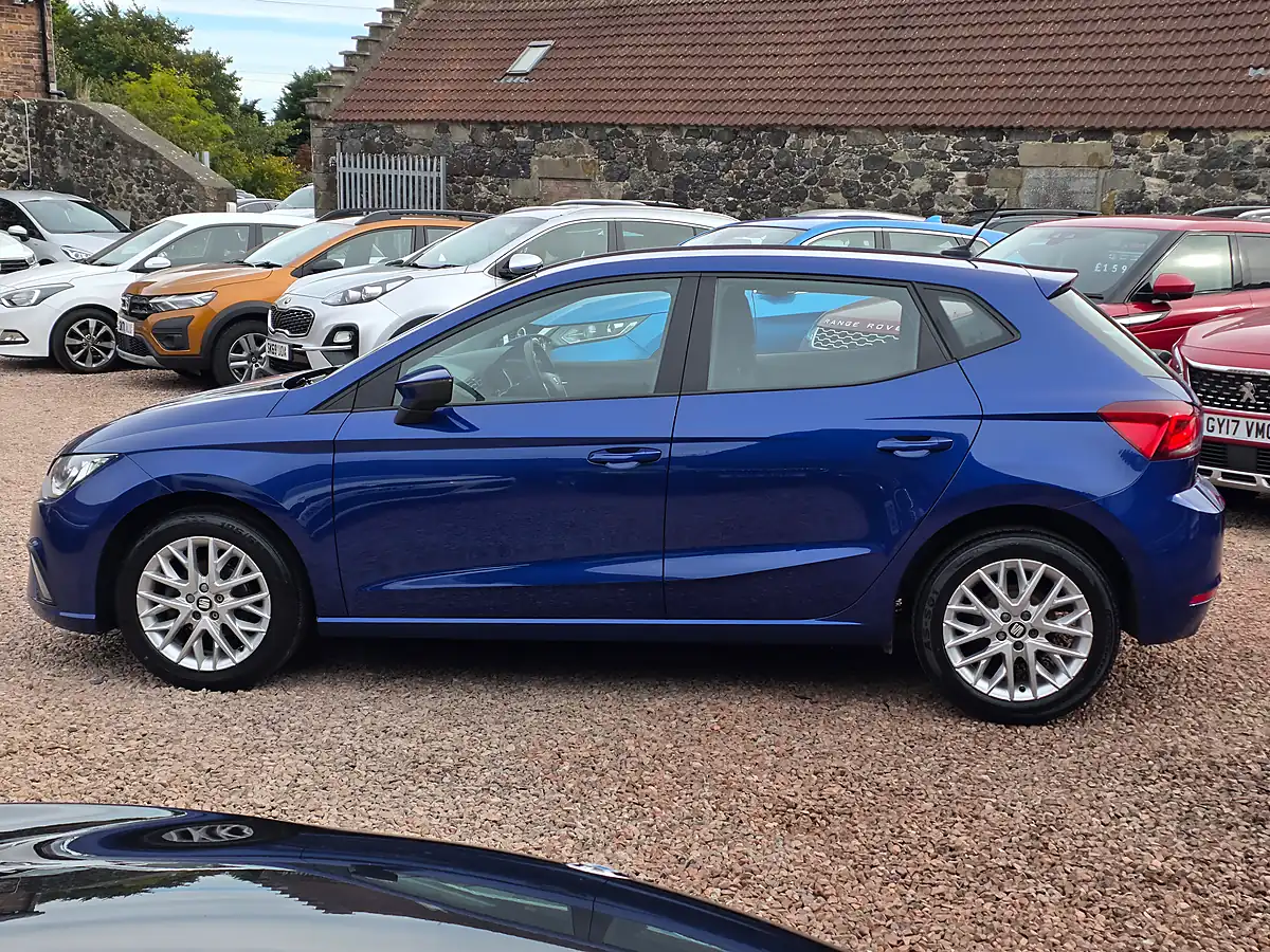 Used 2019 SEAT Ibiza Se Technology Blue - Interior and Exterior details 14