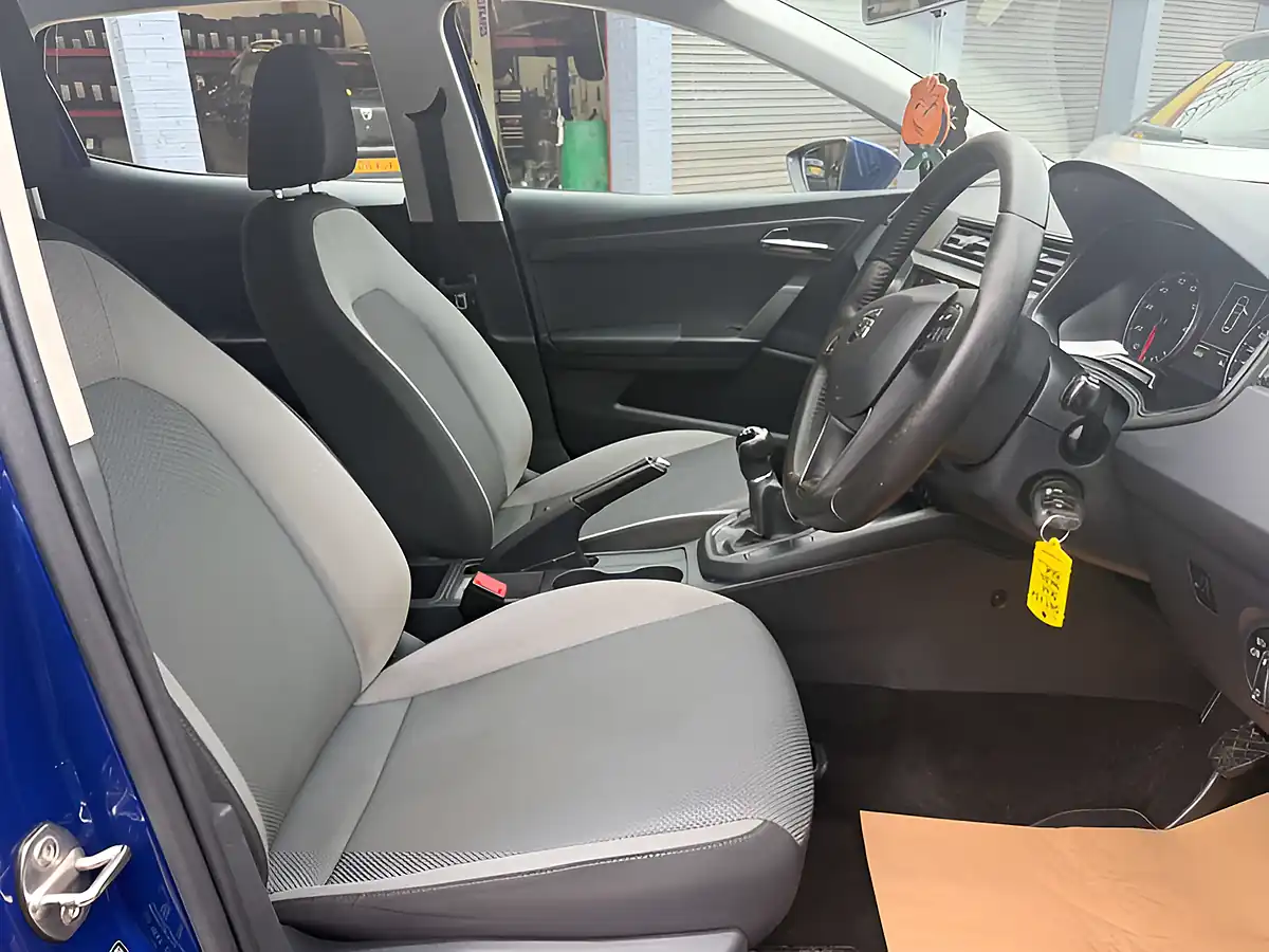 Used 2019 SEAT Ibiza Se Technology Blue - Interior and Exterior details 14