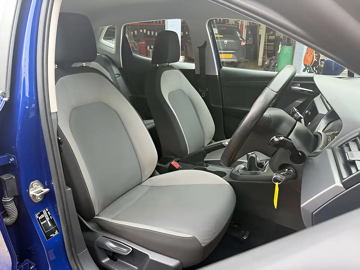 Used 2019 SEAT Ibiza Se Technology Blue - Interior and Exterior details 15
