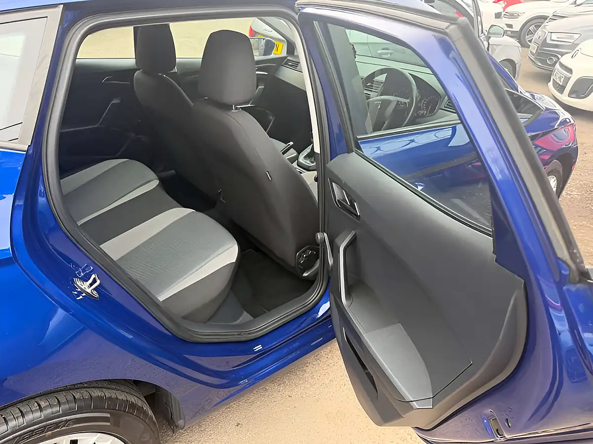 Used 2019 SEAT Ibiza Se Technology Blue - Interior and Exterior details 16