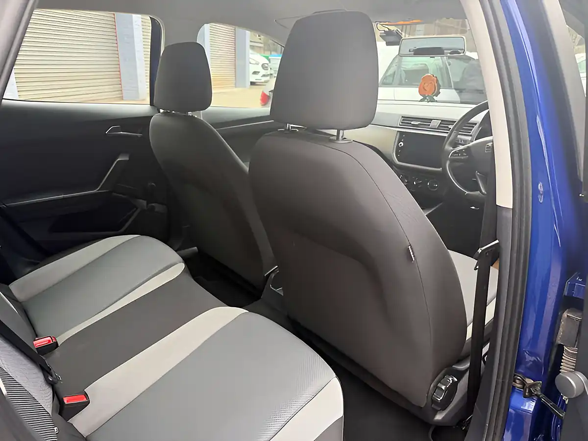 Used 2019 SEAT Ibiza Se Technology Blue - Interior and Exterior details 18