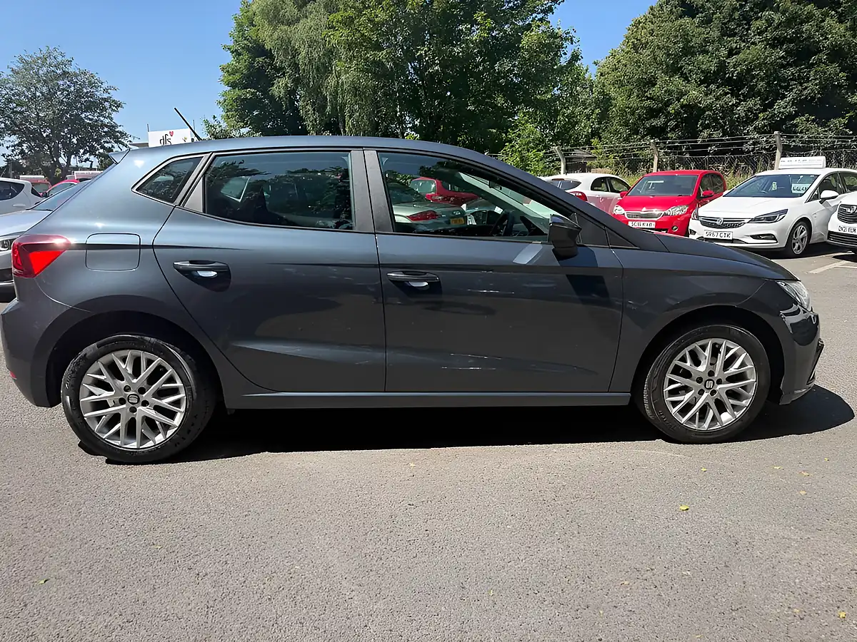 Used 2019 SEAT Ibiza Se Technology Grey - Interior and Exterior details 8