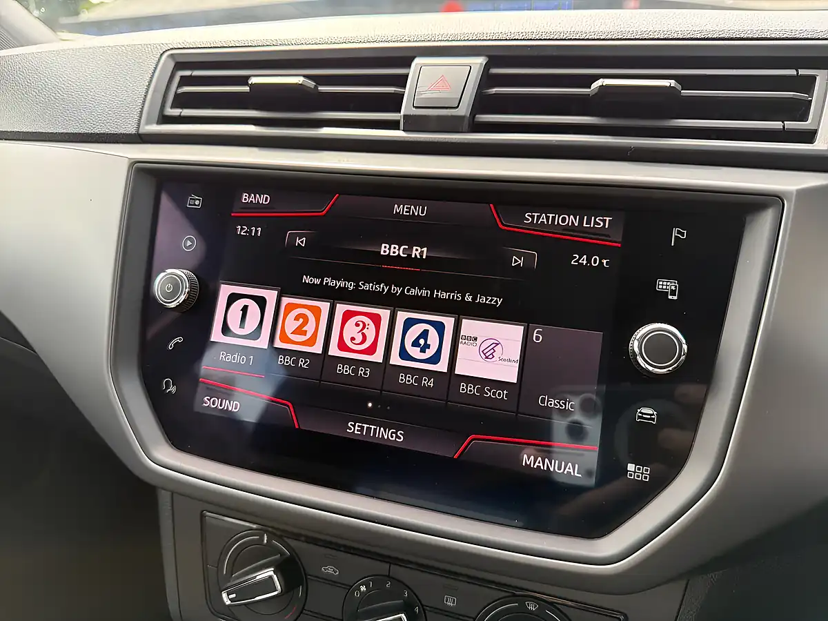 Used 2019 SEAT Ibiza Se Technology Grey - Interior and Exterior details 14