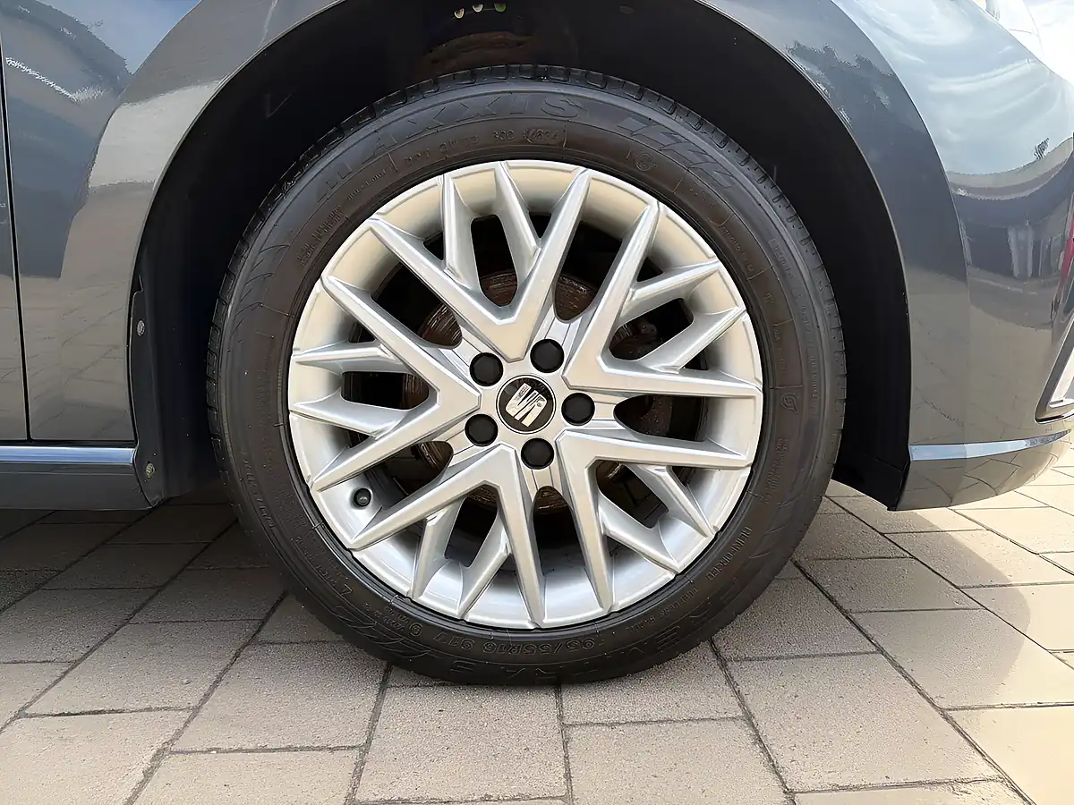 Used 2019 SEAT Ibiza Se Technology Grey - Interior and Exterior details 6