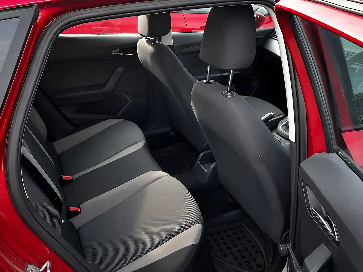 Used 2019 SEAT Ibiza Se Technology Red - Interior and Exterior details 4
