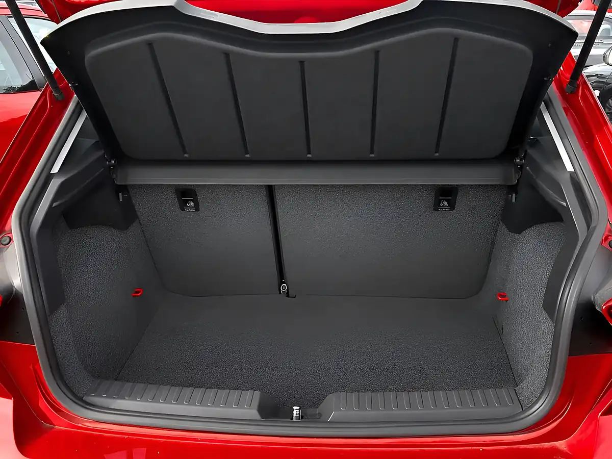 Used 2019 SEAT Ibiza Se Technology Red - Interior and Exterior details 5
