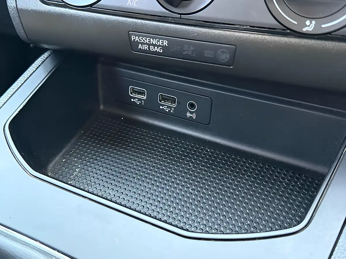 Used 2019 SEAT Ibiza Se Technology Silver - Interior and Exterior details 17