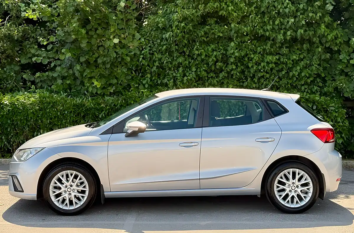 Used 2019 SEAT Ibiza Se Technology Silver - Interior and Exterior details 9