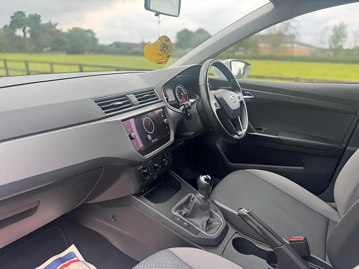 Used 2019 SEAT Ibiza Se Technology White - Interior and Exterior details 14