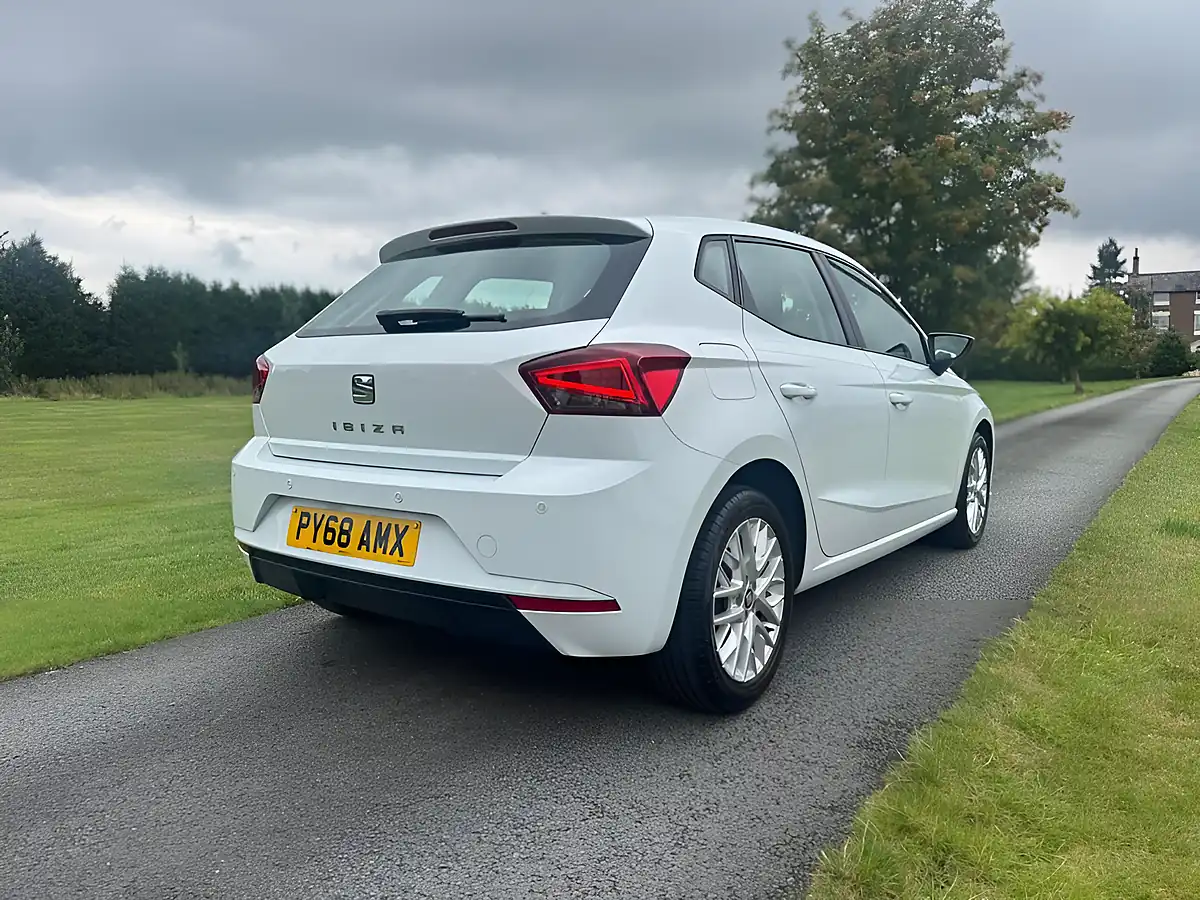 Used 2019 SEAT Ibiza Se Technology White - Interior and Exterior details 3