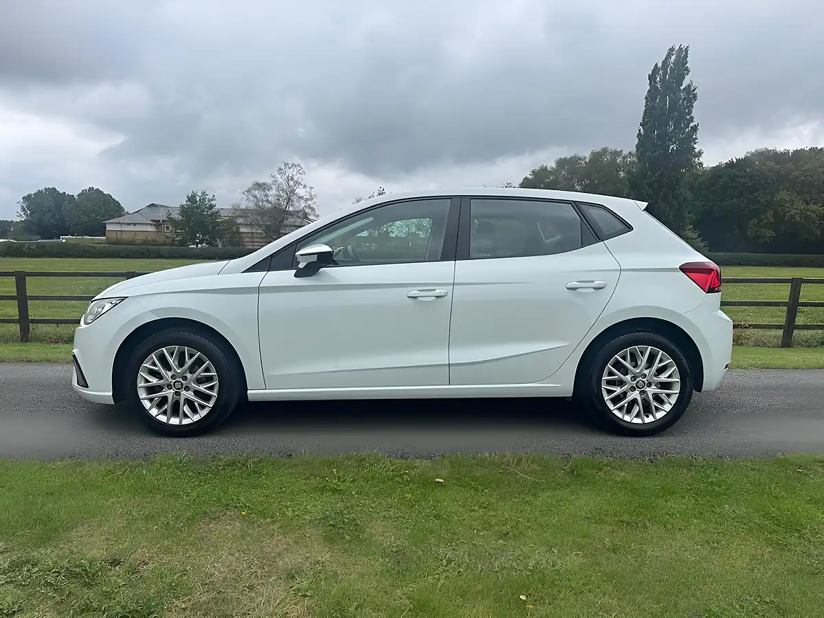 Used 2019 SEAT Ibiza Se Technology White - Interior and Exterior details 6