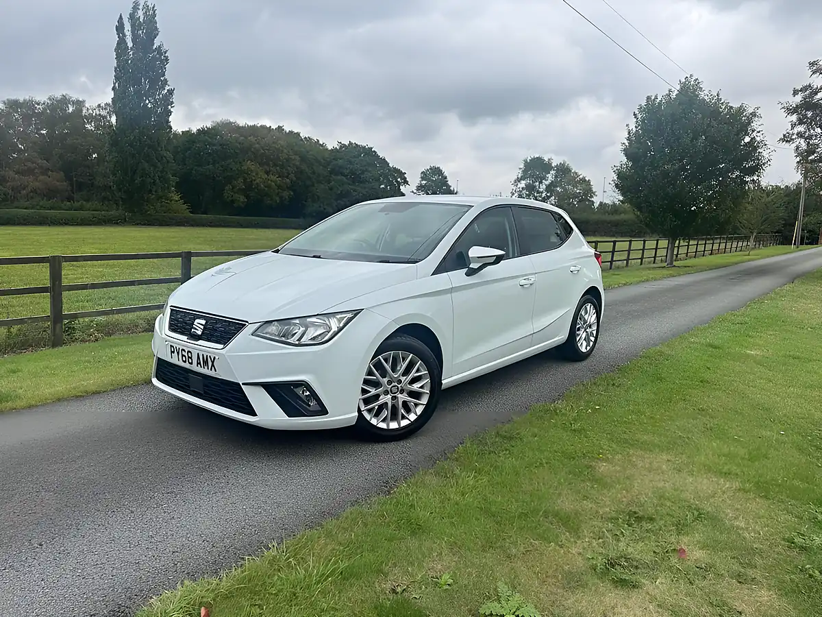 Used 2019 SEAT Ibiza Se Technology White - Interior and Exterior details 7