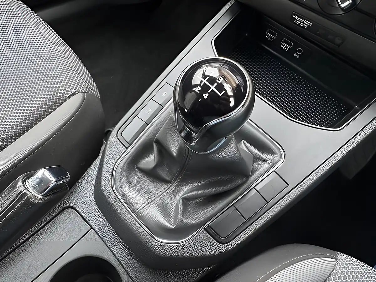 Used 2019 SEAT Ibiza Se Technology White - Interior and Exterior details 12