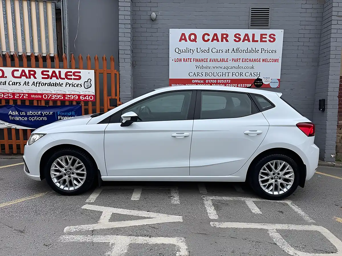 Used 2019 SEAT Ibiza Se Technology White - Interior and Exterior details 4