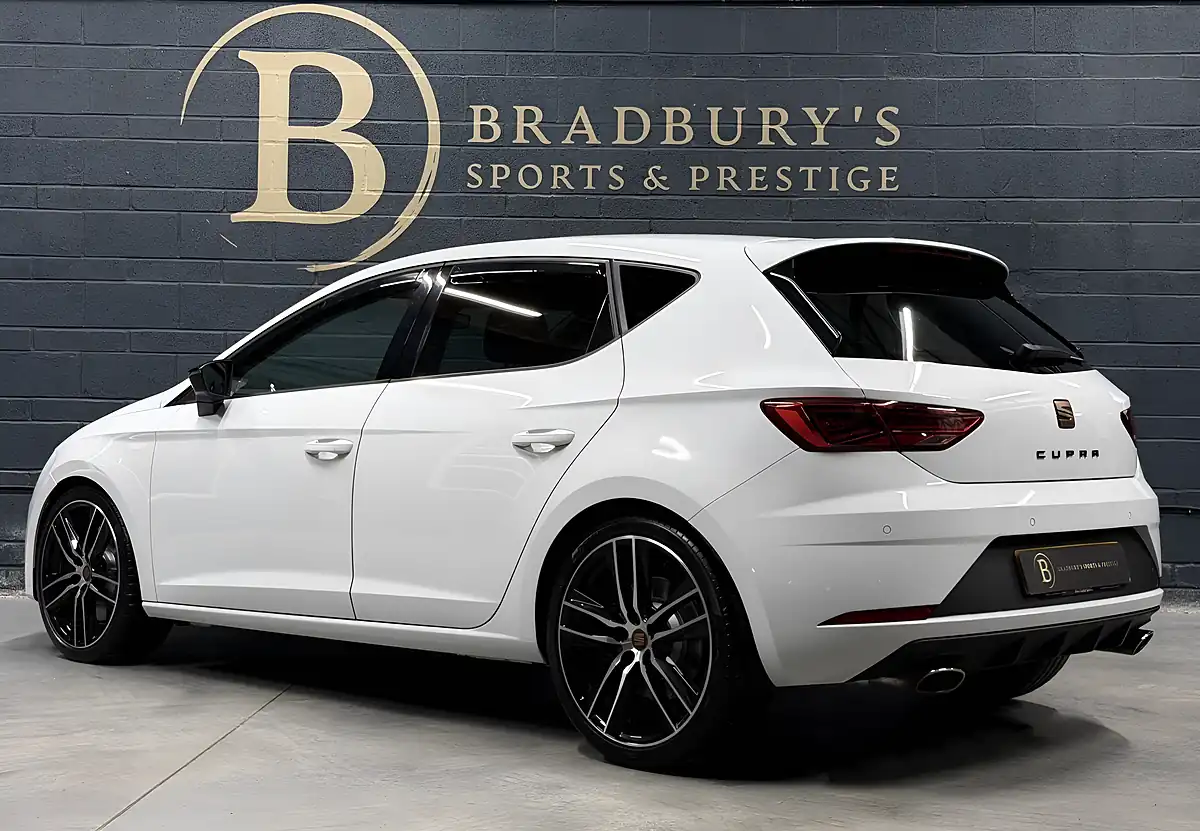 Used 2019 SEAT Leon Cupra 290 White - Interior and Exterior details 12