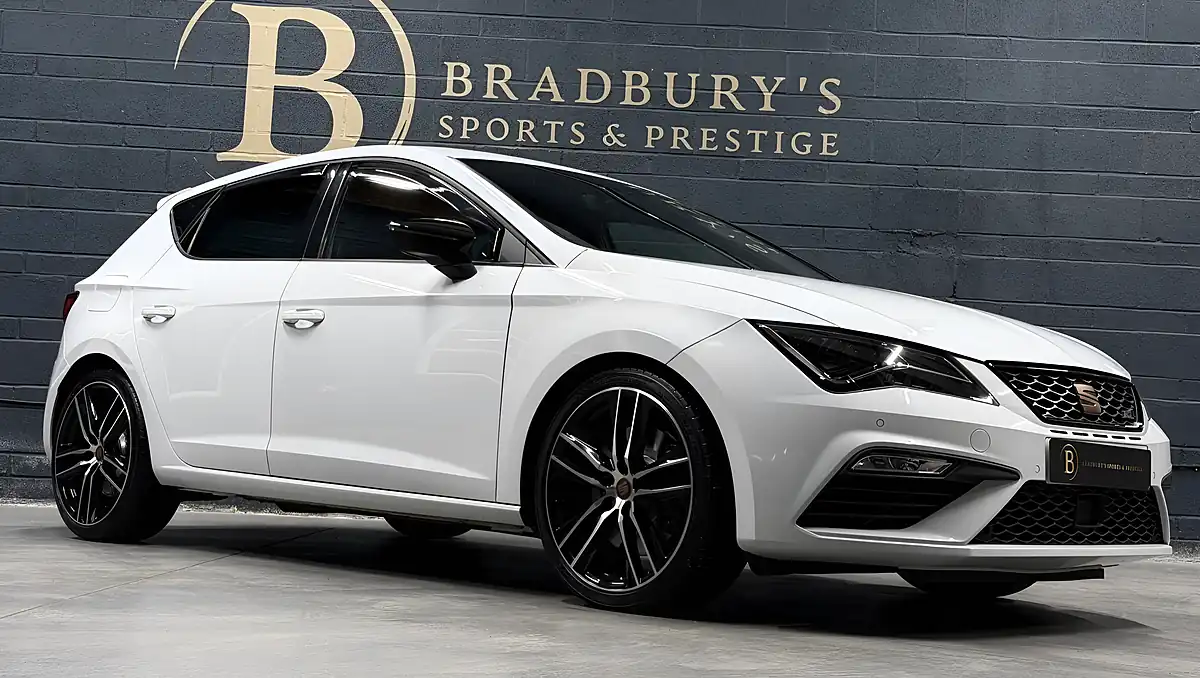 Used 2019 SEAT Leon Cupra 290 White - Interior and Exterior details 6