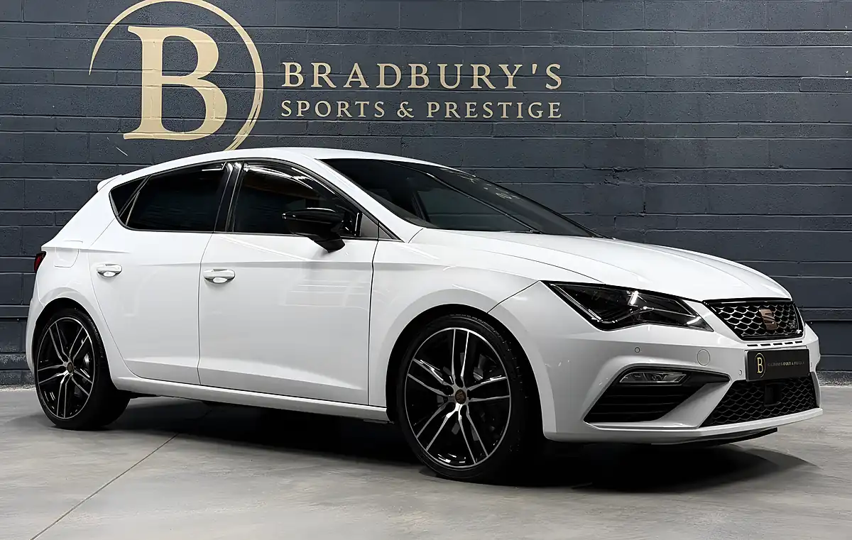 Used 2019 SEAT Leon Cupra 290 White - Interior and Exterior details 8