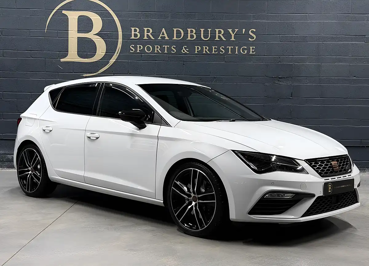 Used 2019 SEAT Leon Cupra 290 White - Interior and Exterior details 9