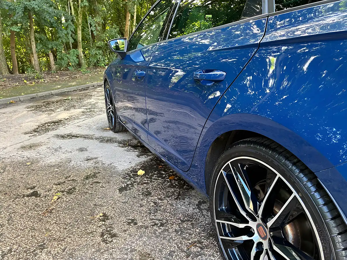 Used 2019 SEAT Leon Cupra 300 ST Blue - Interior and Exterior details 11