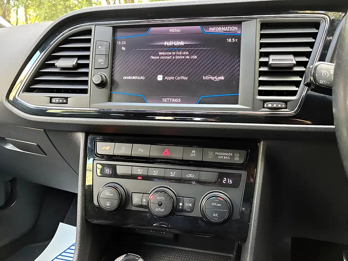Used 2019 SEAT Leon Cupra 300 ST Blue - Interior and Exterior details 17