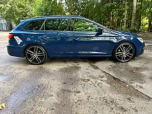 Used 2019 SEAT Leon Cupra 300 ST Blue - Interior and Exterior details 4