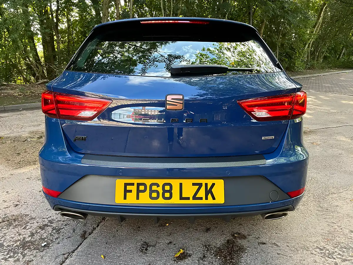 Used 2019 SEAT Leon Cupra 300 ST Blue - Interior and Exterior details 7