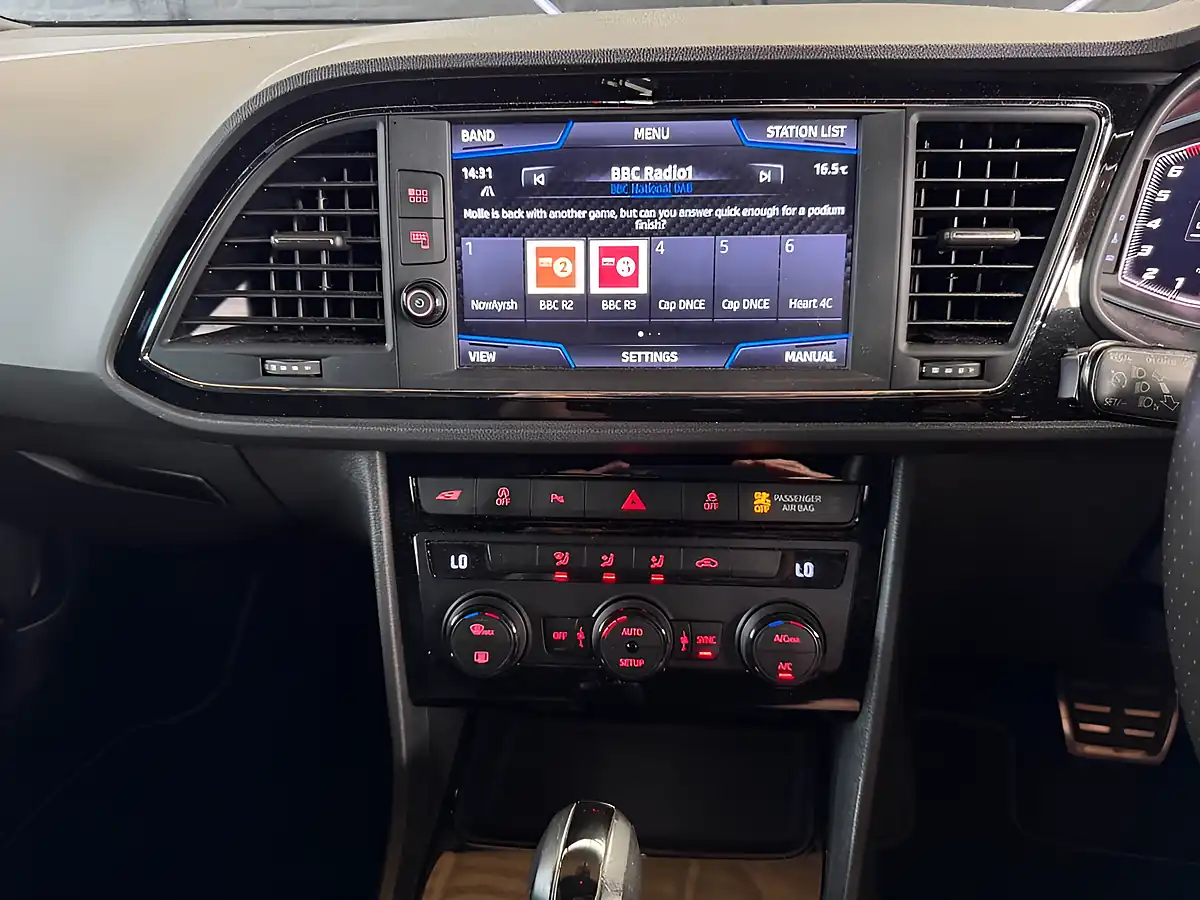 Used 2019 SEAT Leon Cupra Black - Interior and Exterior details 13