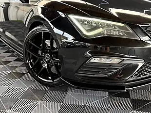 Used 2019 SEAT Leon Cupra Black - Interior and Exterior details 17