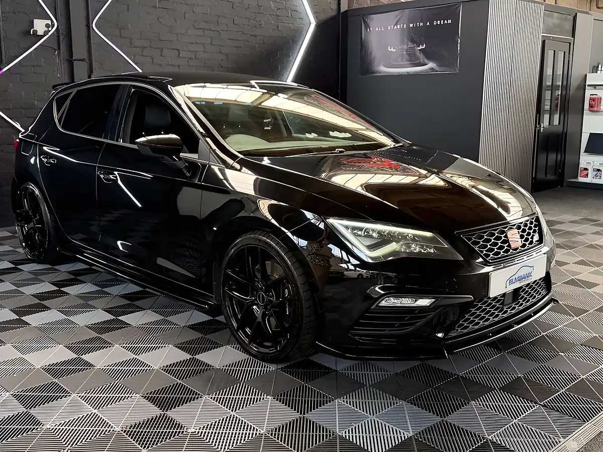 Used 2019 SEAT Leon Cupra Black - Interior and Exterior details 18