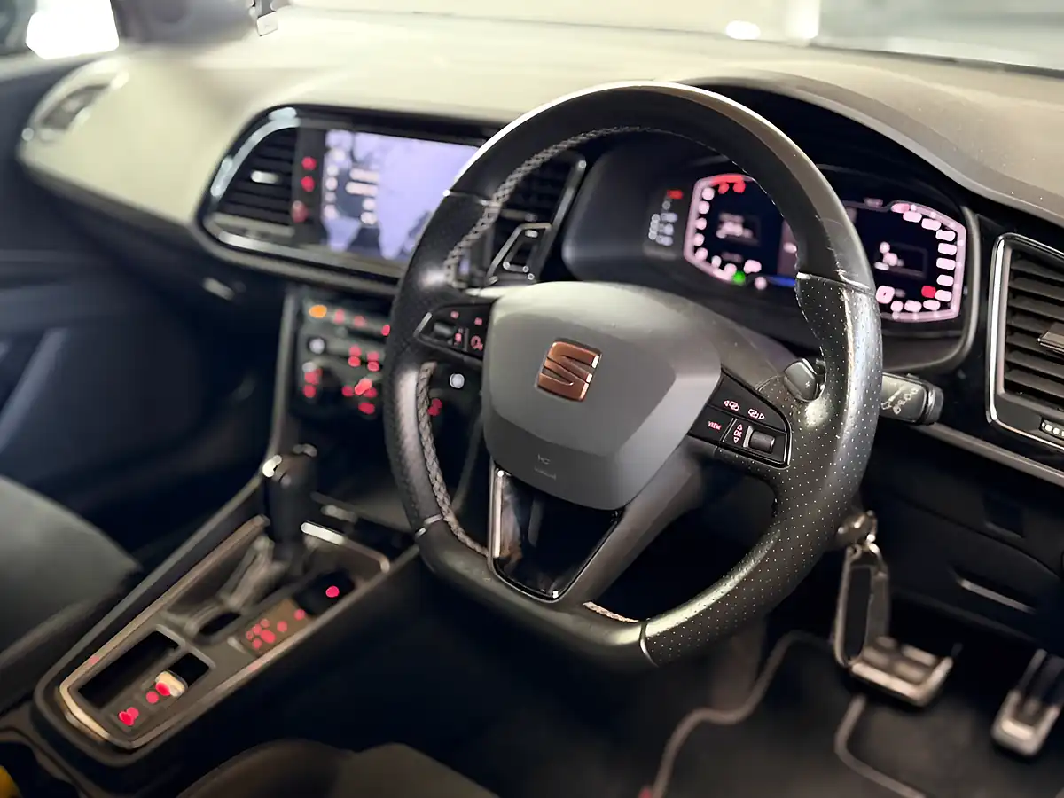 Used 2019 SEAT Leon Cupra Black - Interior and Exterior details 20