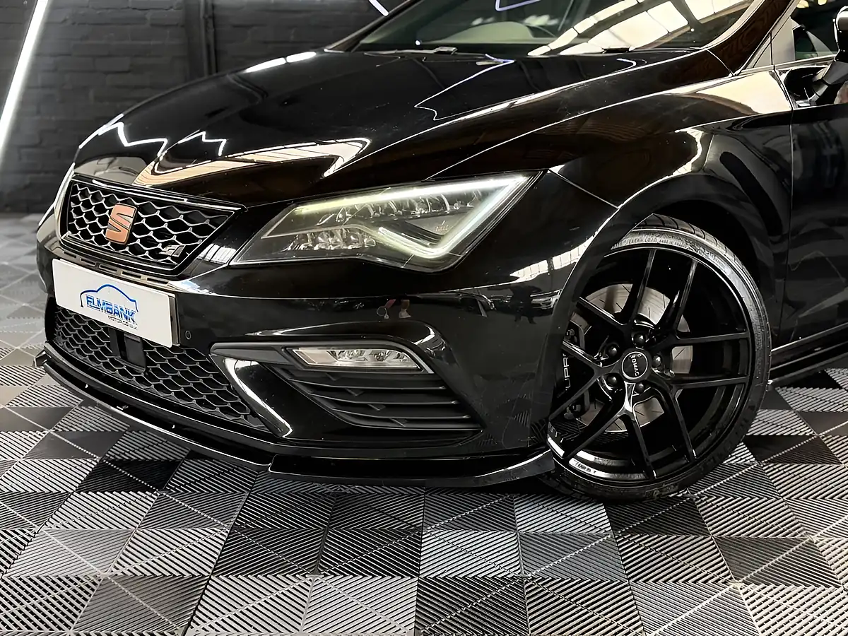Used 2019 SEAT Leon Cupra Black - Interior and Exterior details 3
