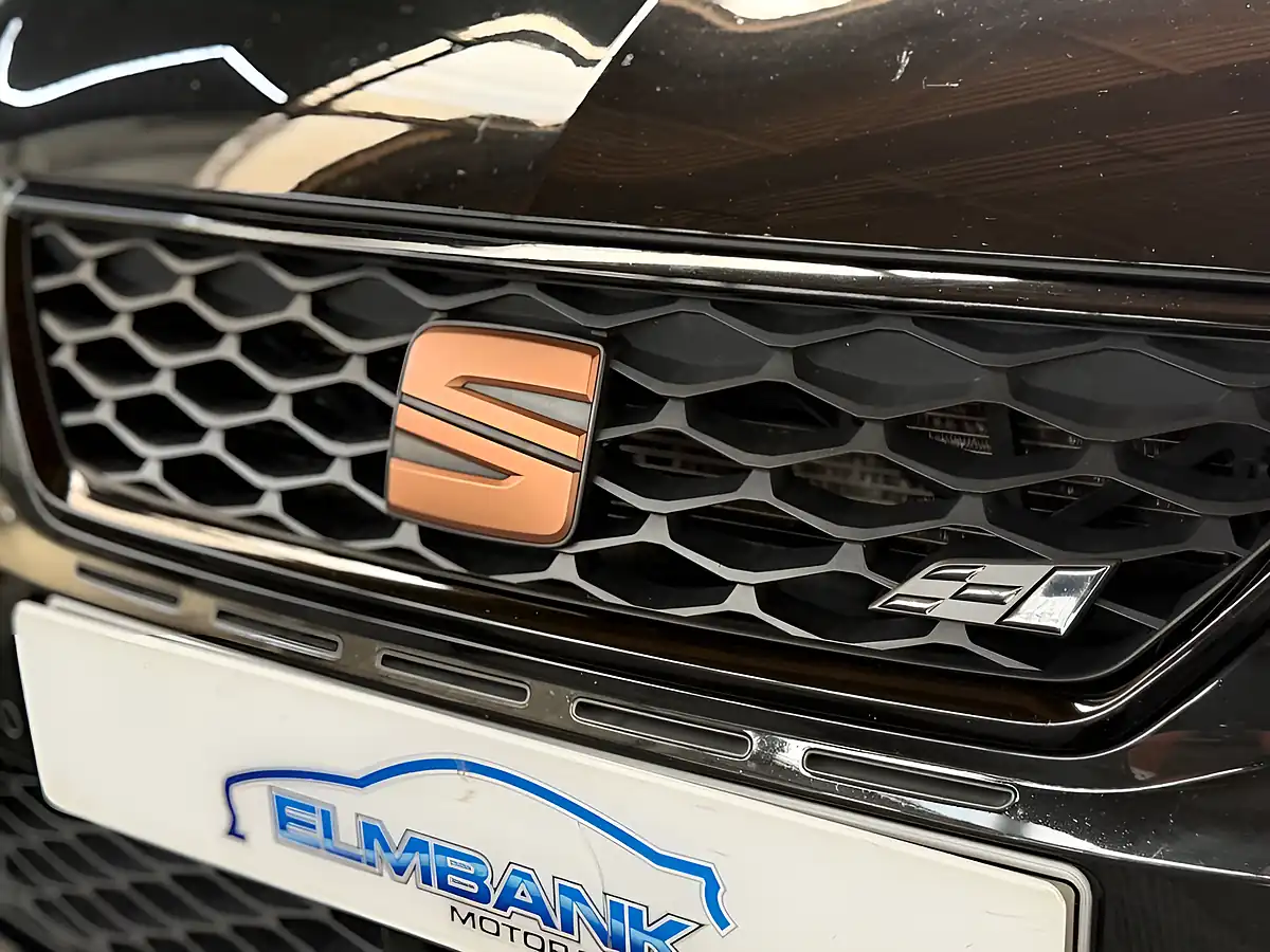Used 2019 SEAT Leon Cupra Black - Interior and Exterior details 5