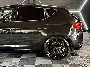 Used 2019 SEAT Leon Cupra Black - Interior and Exterior details 8