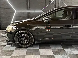 Used 2019 SEAT Leon Cupra Black - Interior and Exterior details 9