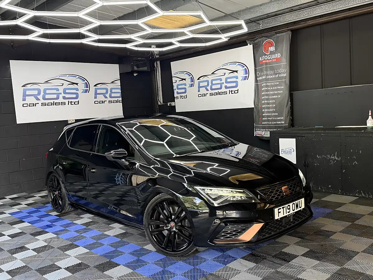 Used 2019 SEAT Leon Cupra Black - Front View