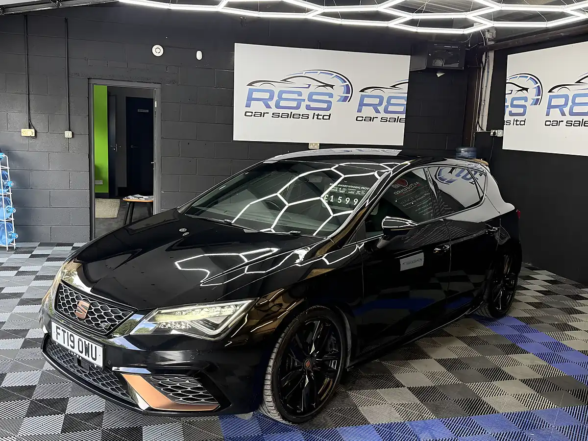 Used 2019 SEAT Leon Cupra Black - Interior and Exterior details 10