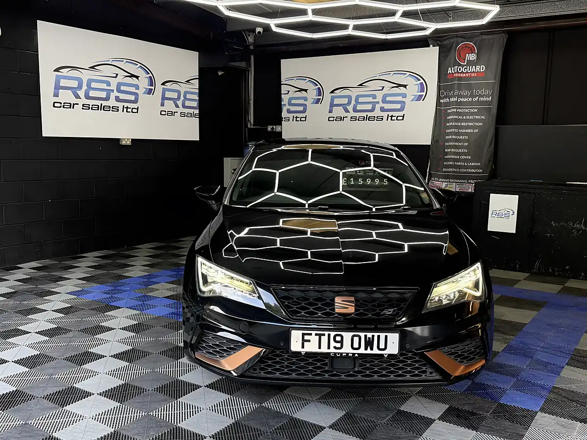 Used 2019 SEAT Leon Cupra Black - Interior and Exterior details 11