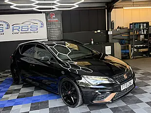 Used 2019 SEAT Leon Cupra Black - Interior and Exterior details 13