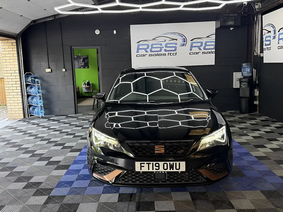 Used 2019 SEAT Leon Cupra Black - Interior and Exterior details 2