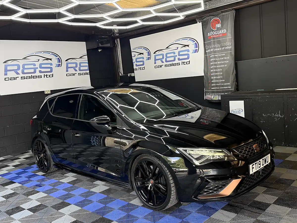 Used 2019 SEAT Leon Cupra Black - Interior and Exterior details 3