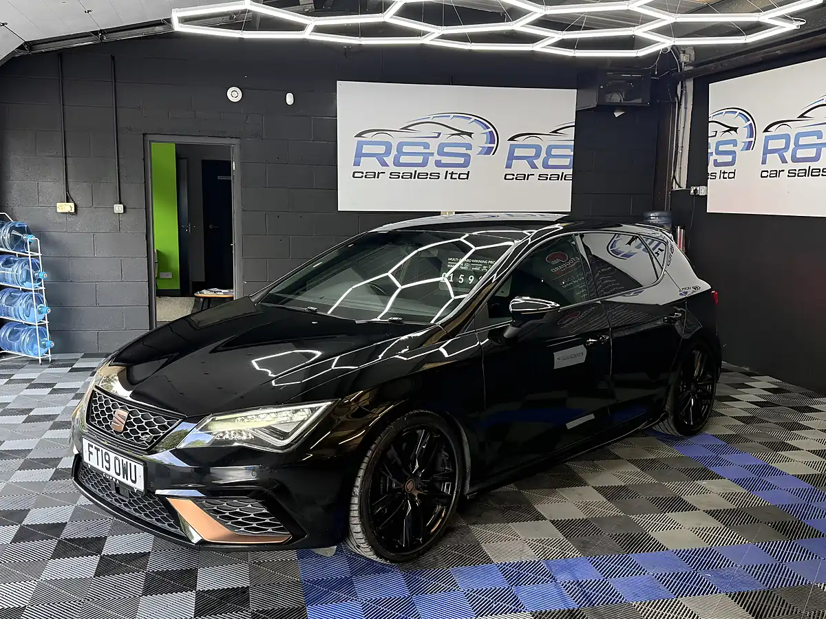 Used 2019 SEAT Leon Cupra Black - Interior and Exterior details 7