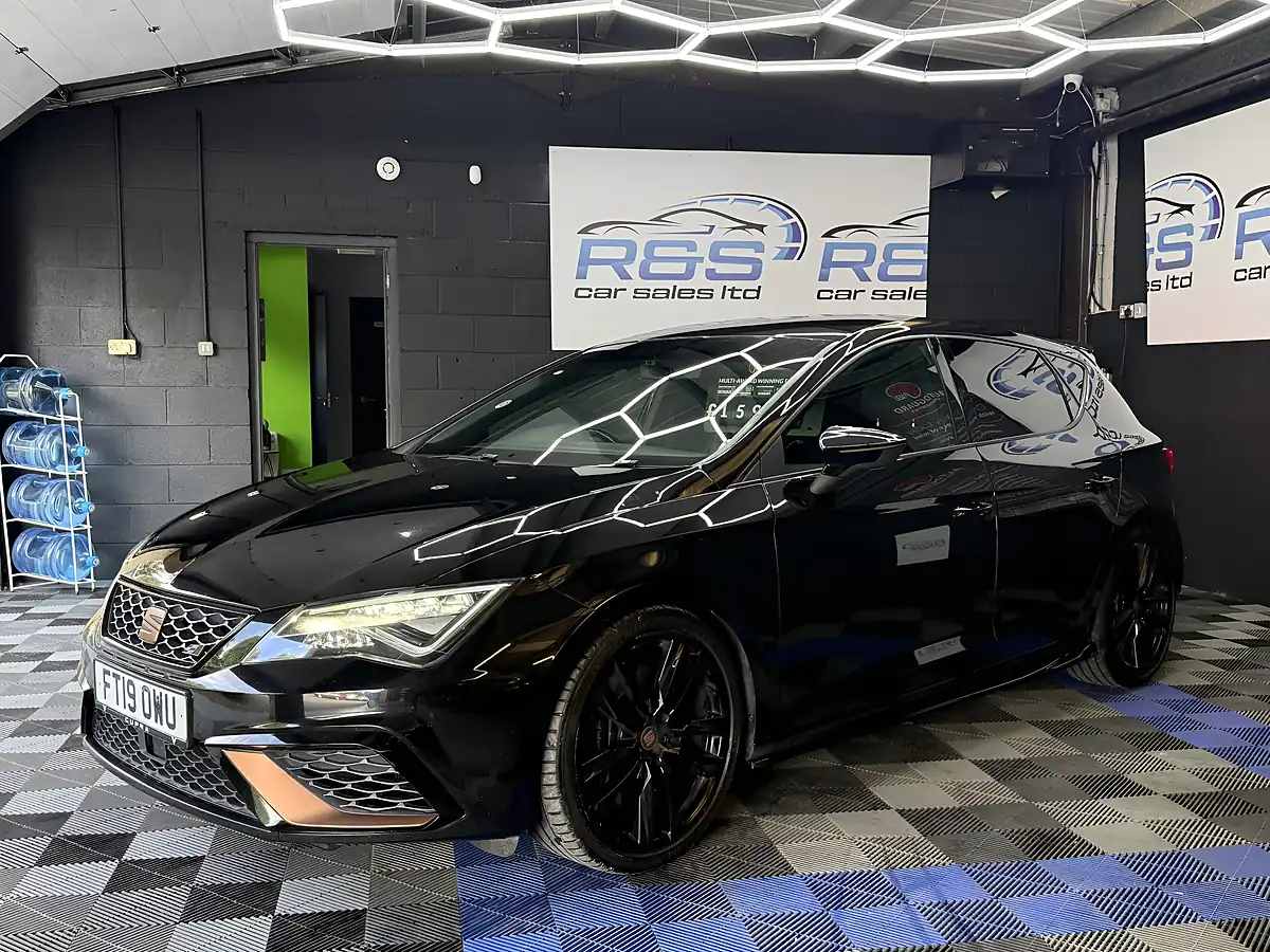 Used 2019 SEAT Leon Cupra Black - Interior and Exterior details 9