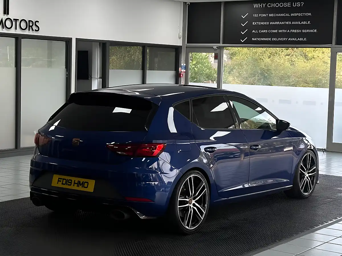 Used 2019 SEAT Leon Cupra Blue - Interior and Exterior details 11