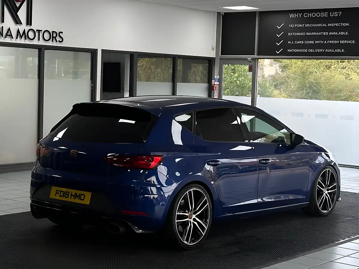 Used 2019 SEAT Leon Cupra Blue - Interior and Exterior details 12