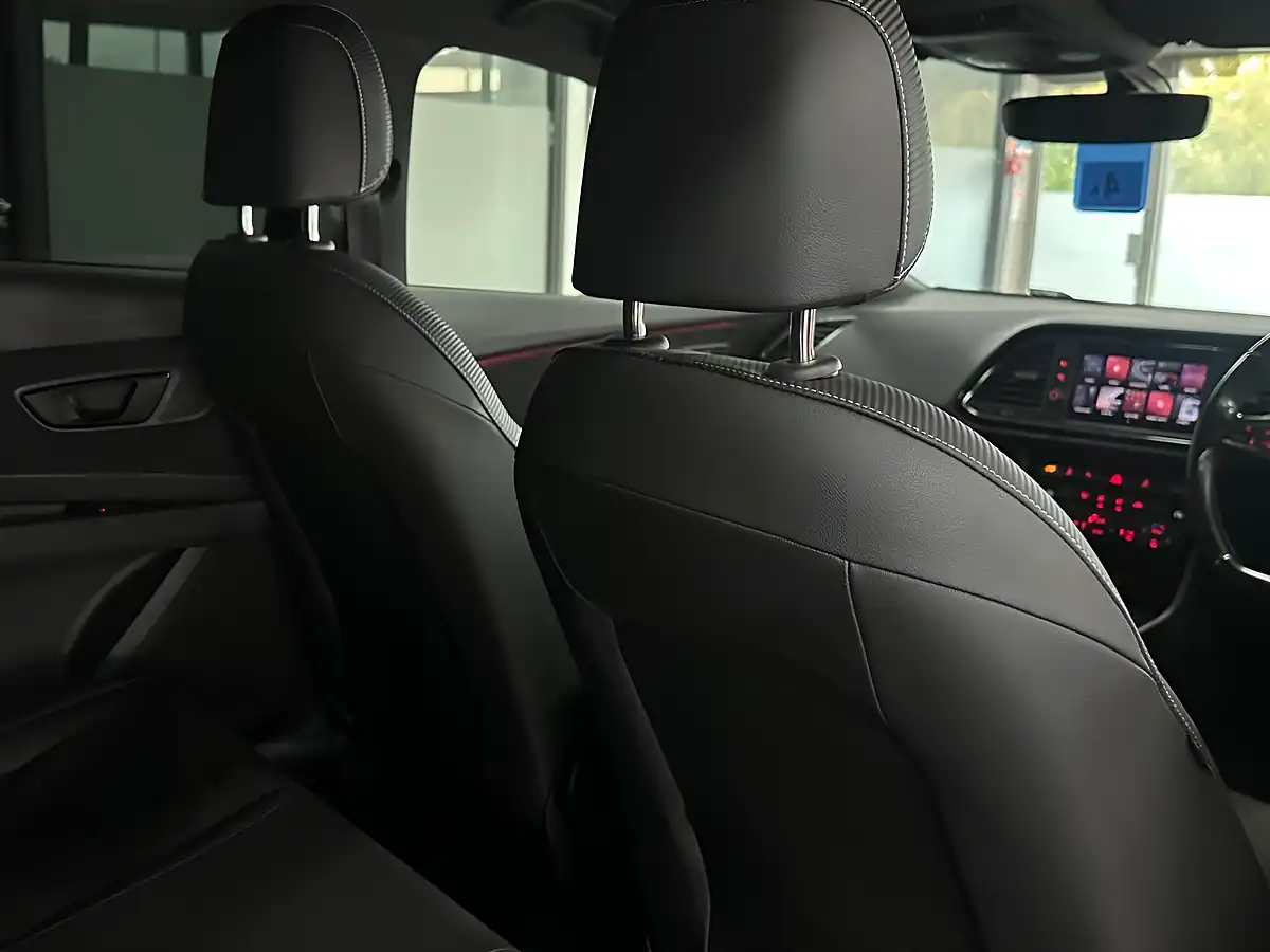 Used 2019 SEAT Leon Cupra Blue - Interior and Exterior details 18