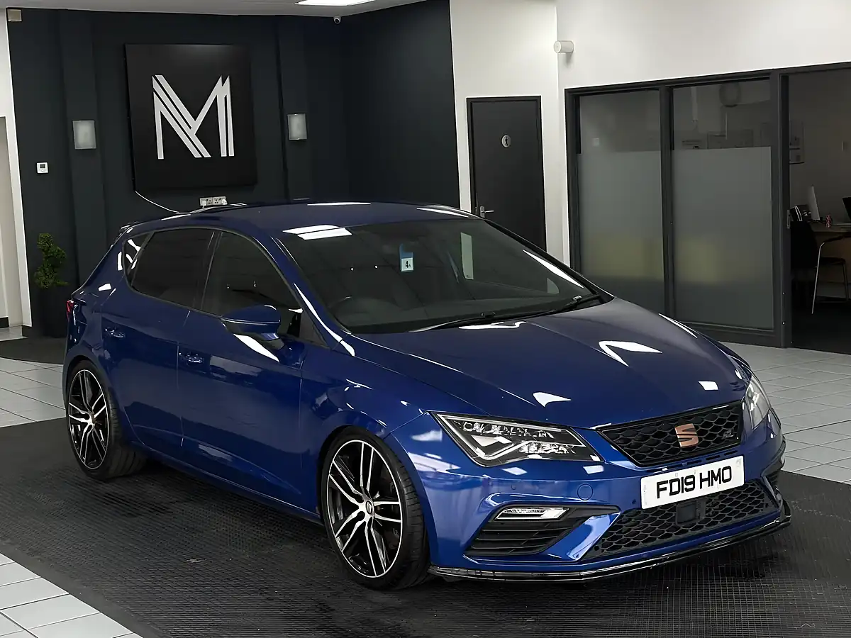 Used 2019 SEAT Leon Cupra Blue - Interior and Exterior details 2