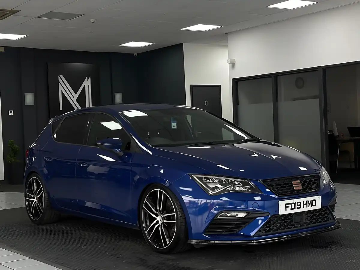 Used 2019 SEAT Leon Cupra Blue - Interior and Exterior details 3