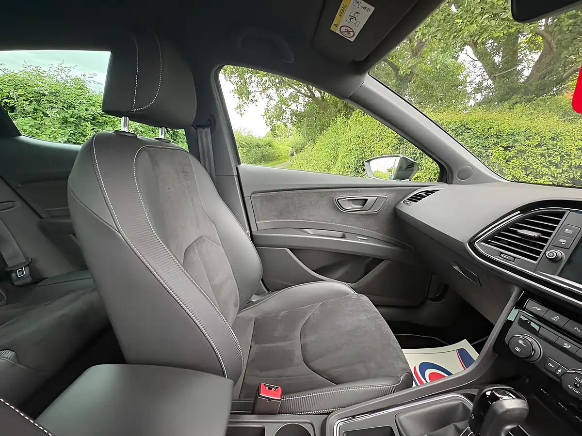 Used 2019 SEAT Leon Cupra Daytona Grey - Interior and Exterior details 12