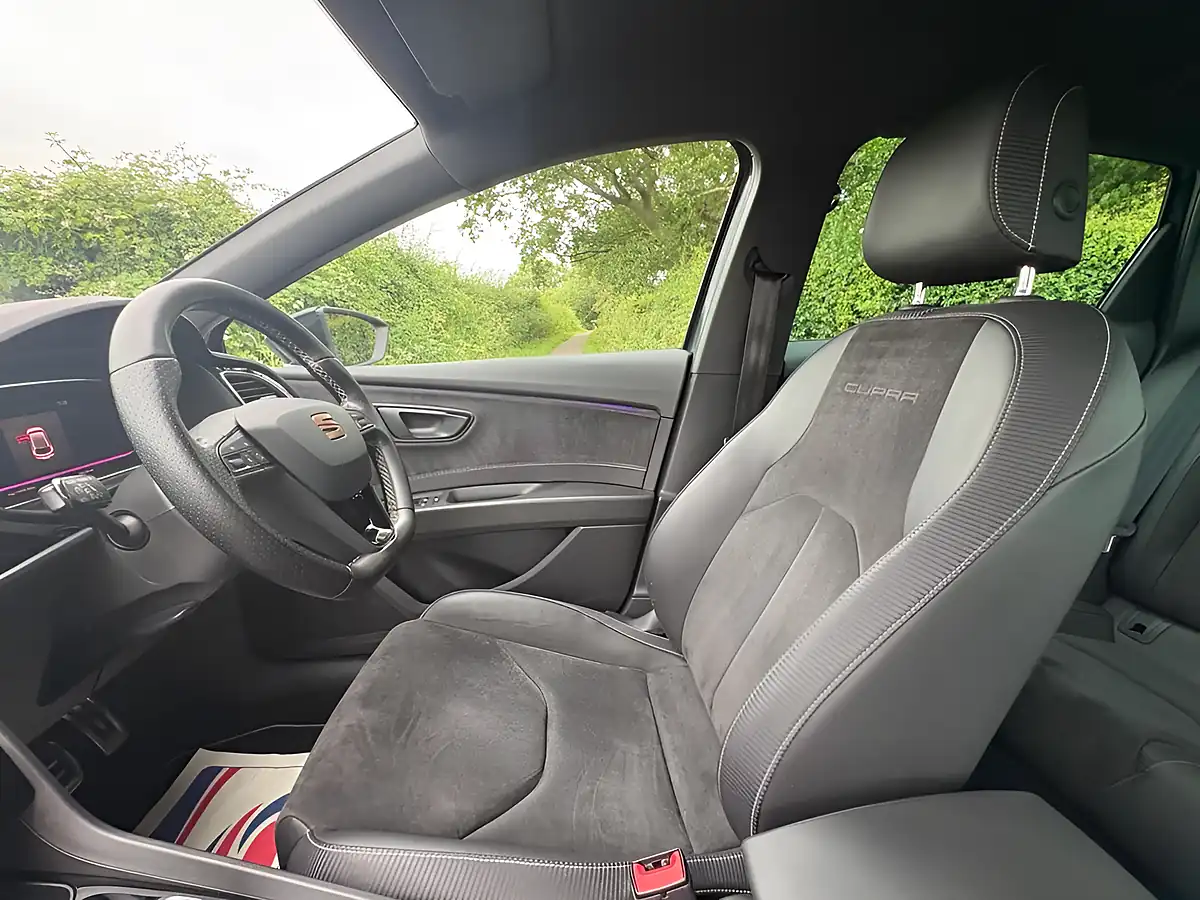 Used 2019 SEAT Leon Cupra Daytona Grey - Interior and Exterior details 13